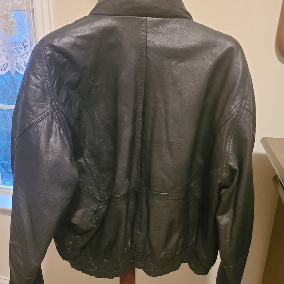 Leather jacket - Picture 3 of 6